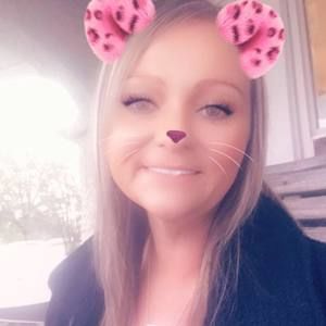 Meet your Posher, Leslie